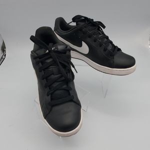 2009 Nike Sneakers